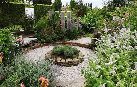 Gartengestaltung - Kleine Duftarena Gartengestaltung - Kleine Duftarena